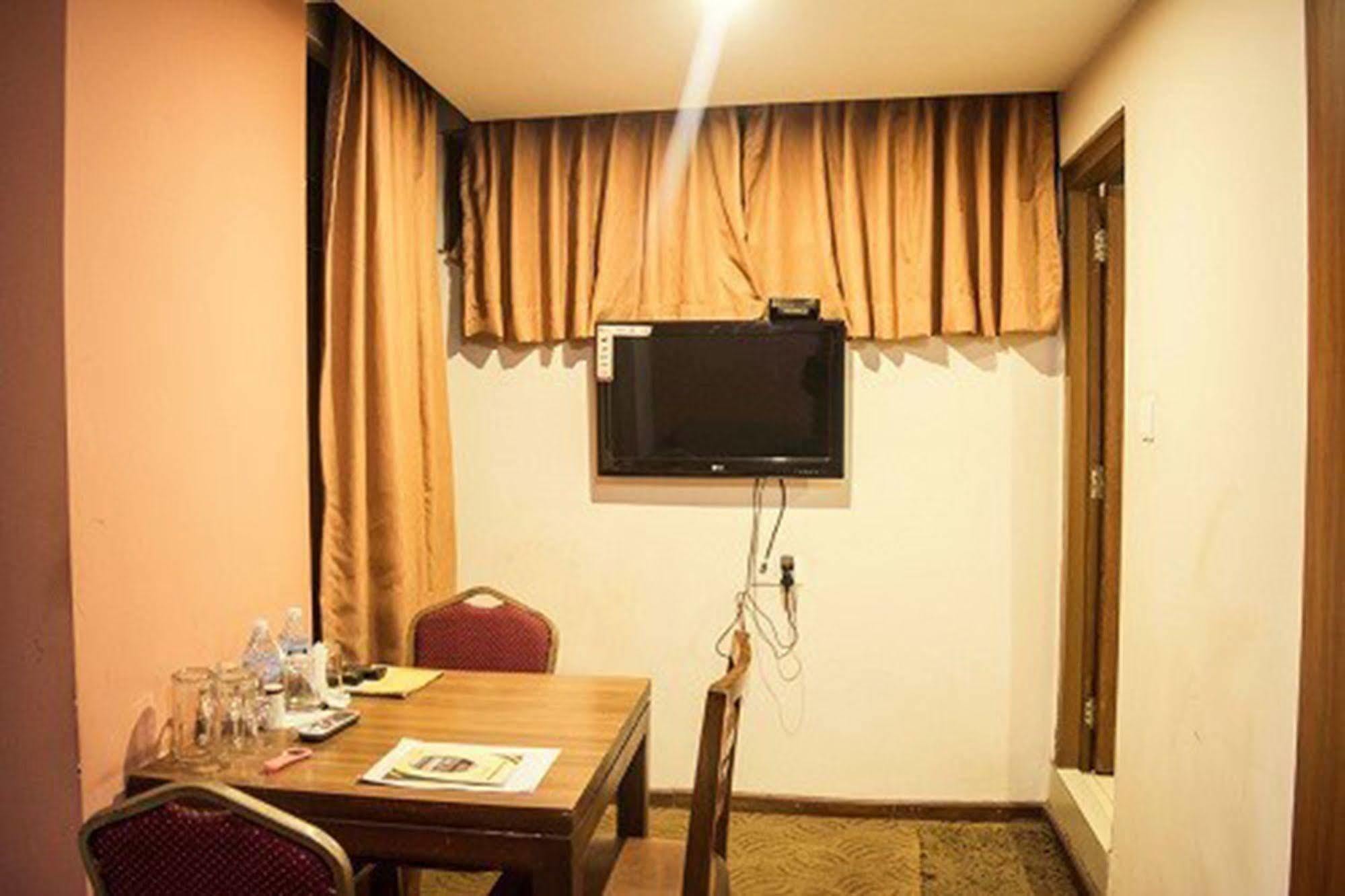 Aryal International Hotel กาฐมาณฑุ ภายนอก รูปภาพ