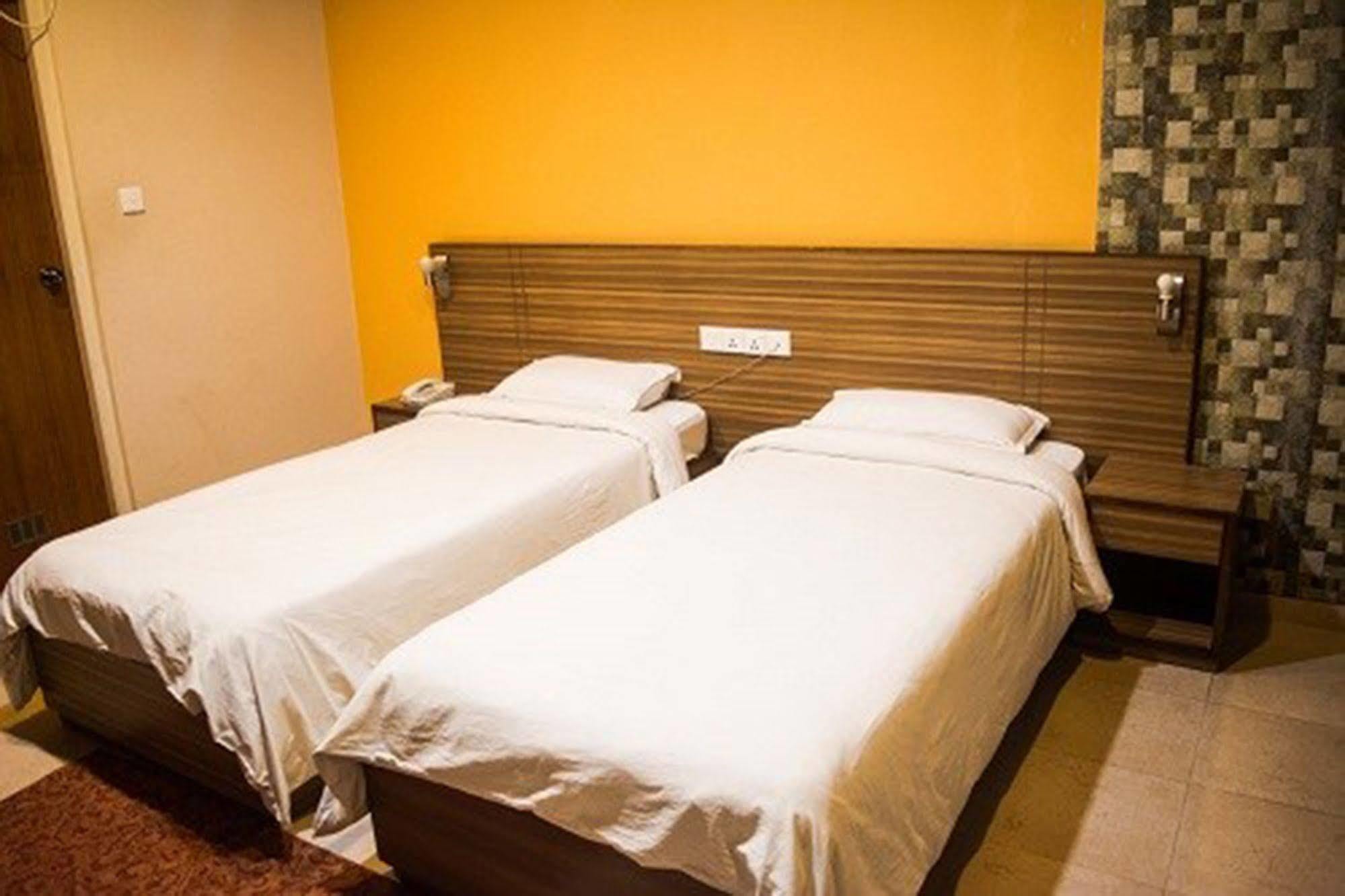 Aryal International Hotel กาฐมาณฑุ ภายนอก รูปภาพ