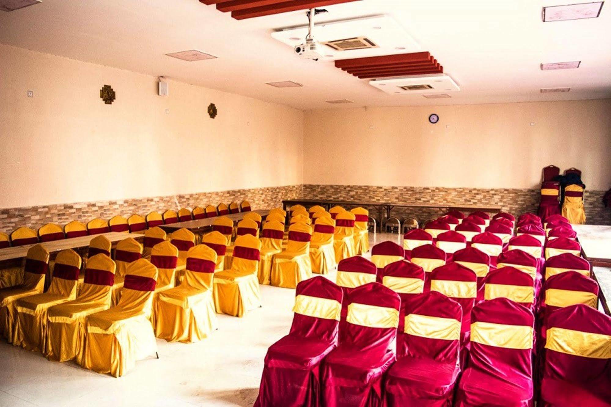 Aryal International Hotel กาฐมาณฑุ ภายนอก รูปภาพ